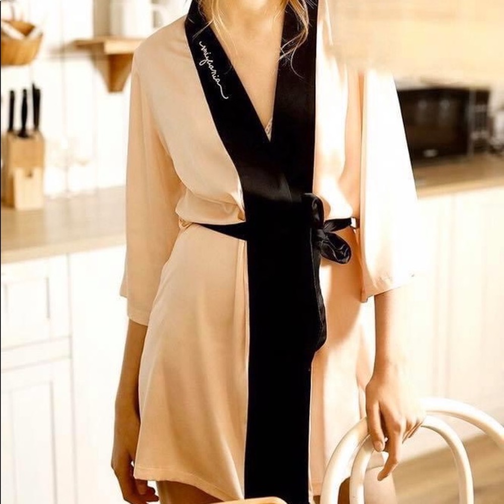 HIGH QUALITY SILK ROBE